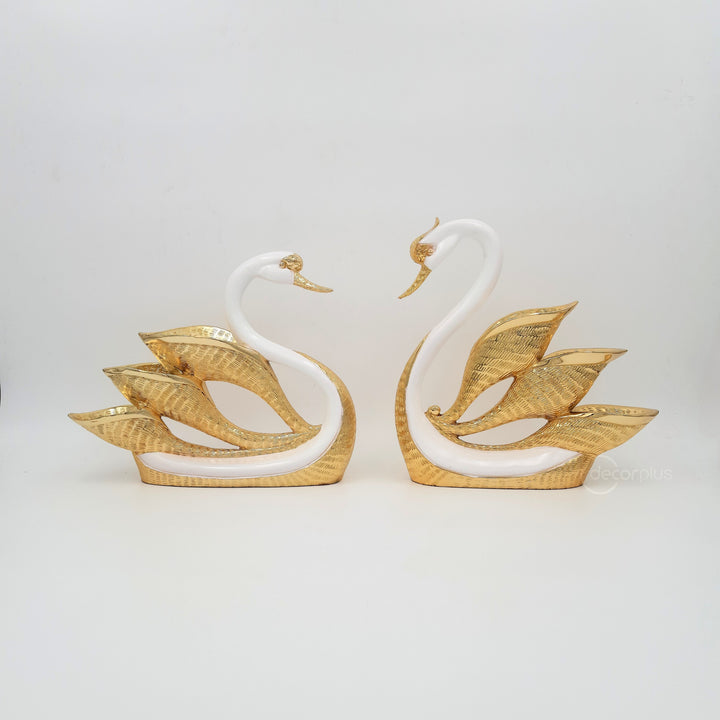 Aesthetic Premium Golden Couple Swan Showpiece