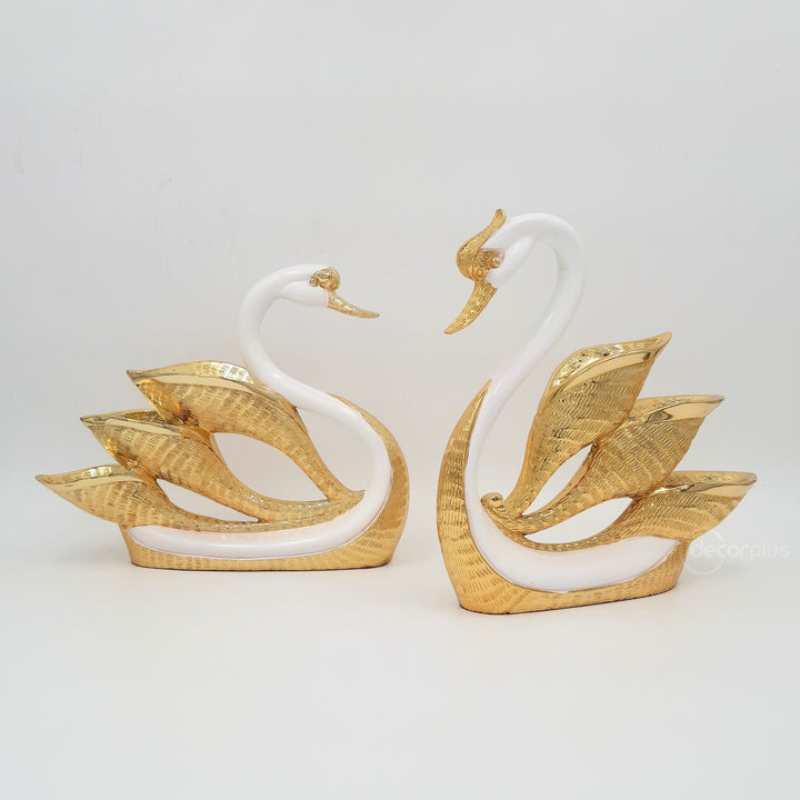 Aesthetic Premium Golden Couple Swan Showpiece