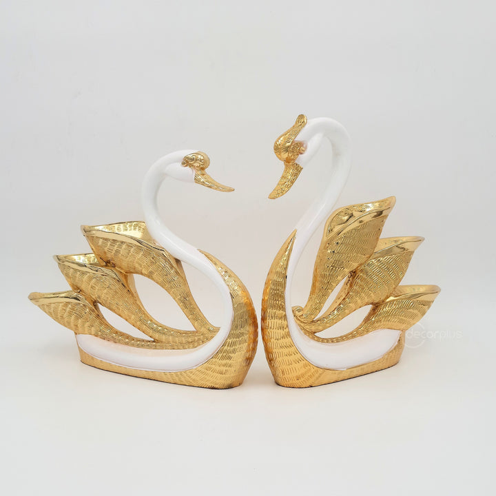 Aesthetic Premium Golden Couple Swan Showpiece